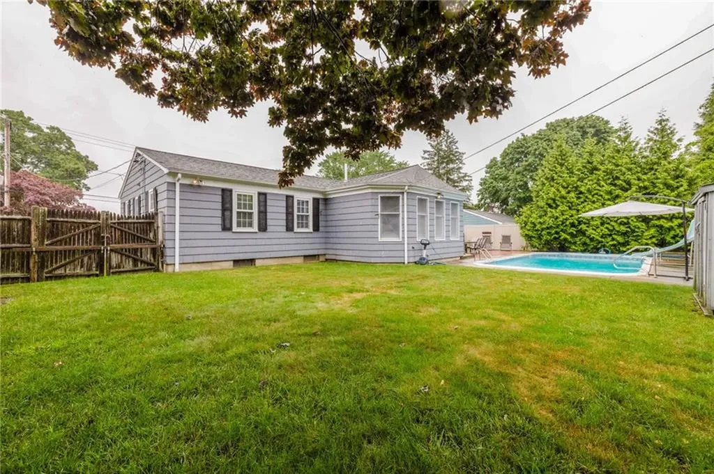 153 Russell Street Tiverton RI 02878