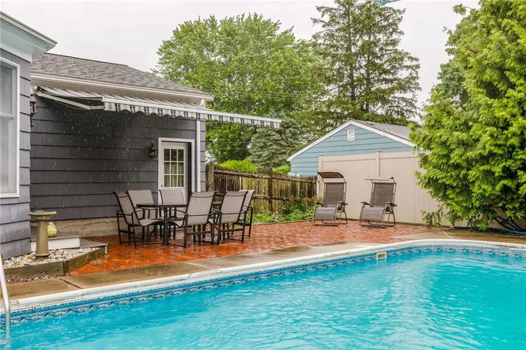 153 Russell Street Tiverton RI 02878