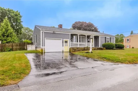 153 Russell Street Tiverton RI 02878