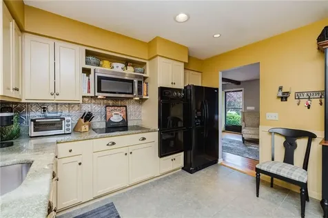 153 Russell Street Tiverton RI 02878