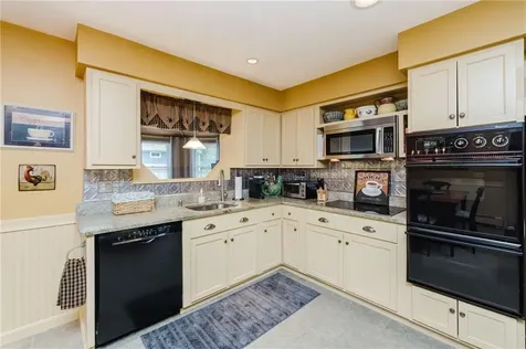 153 Russell Street Tiverton RI 02878