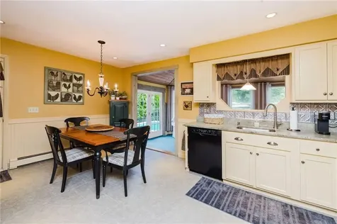 153 Russell Street Tiverton RI 02878