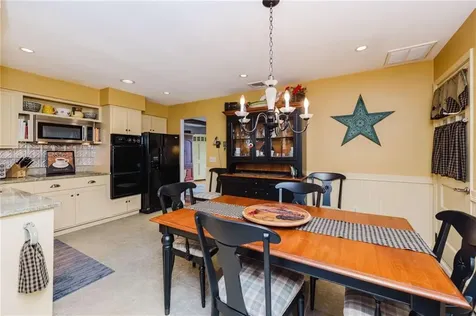 153 Russell Street Tiverton RI 02878