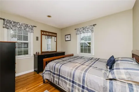 153 Russell Street Tiverton RI 02878