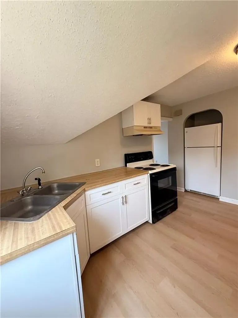 39 B Andrews Avenue West Warwick RI 02893