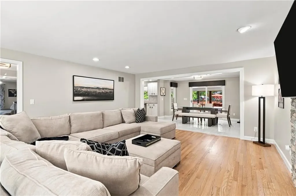 4 Fieldside Drive Cumberland RI 02864