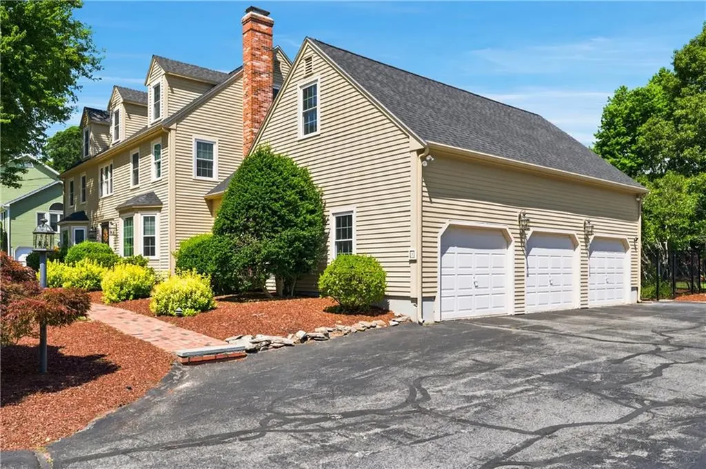 4 Fieldside Drive Cumberland RI 02864