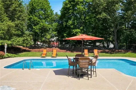 4 Fieldside Drive Cumberland RI 02864