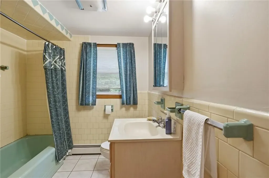 27 Danby Street Providence RI 02904