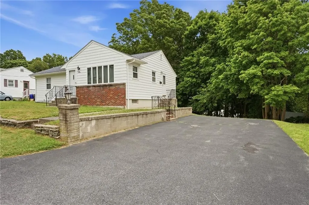 27 Danby Street Providence RI 02904
