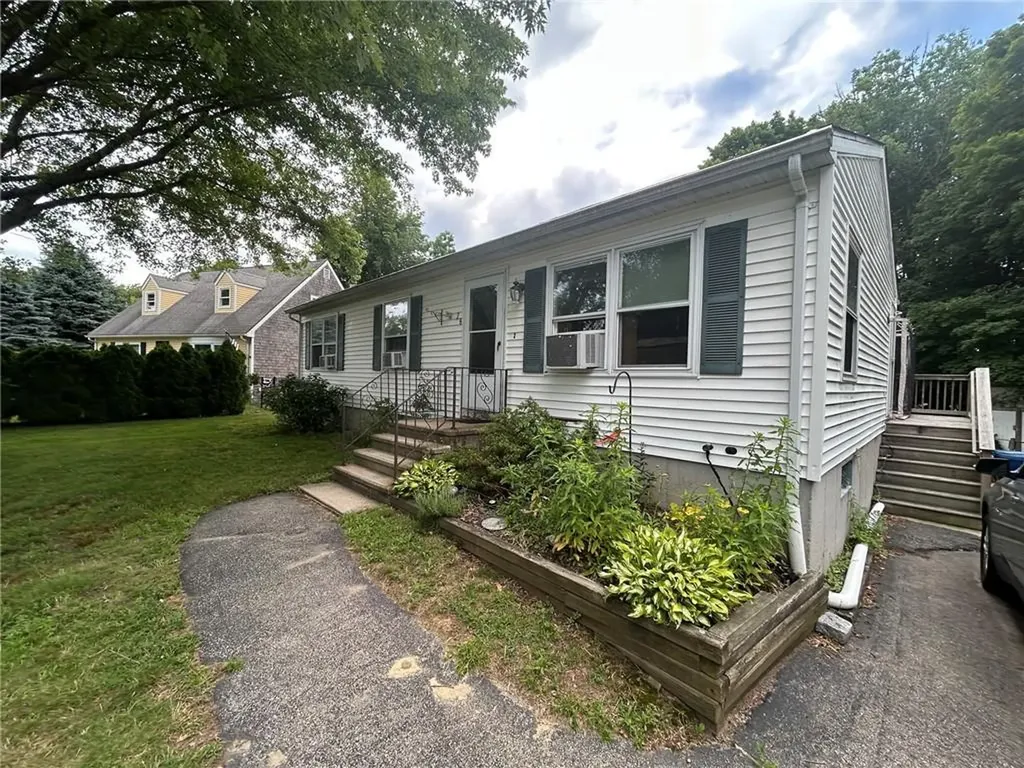 28 Karee Court South Kingstown RI 02879