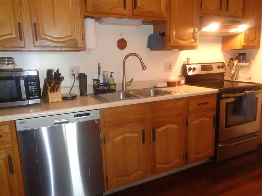 34 Village Court West Warwick RI 02893