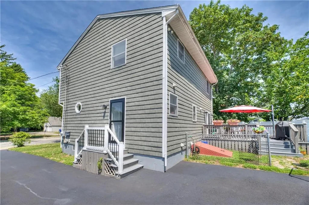 16 Arlington Avenue Warren RI 02885