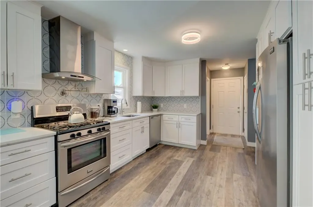 16 Arlington Avenue Warren RI 02885