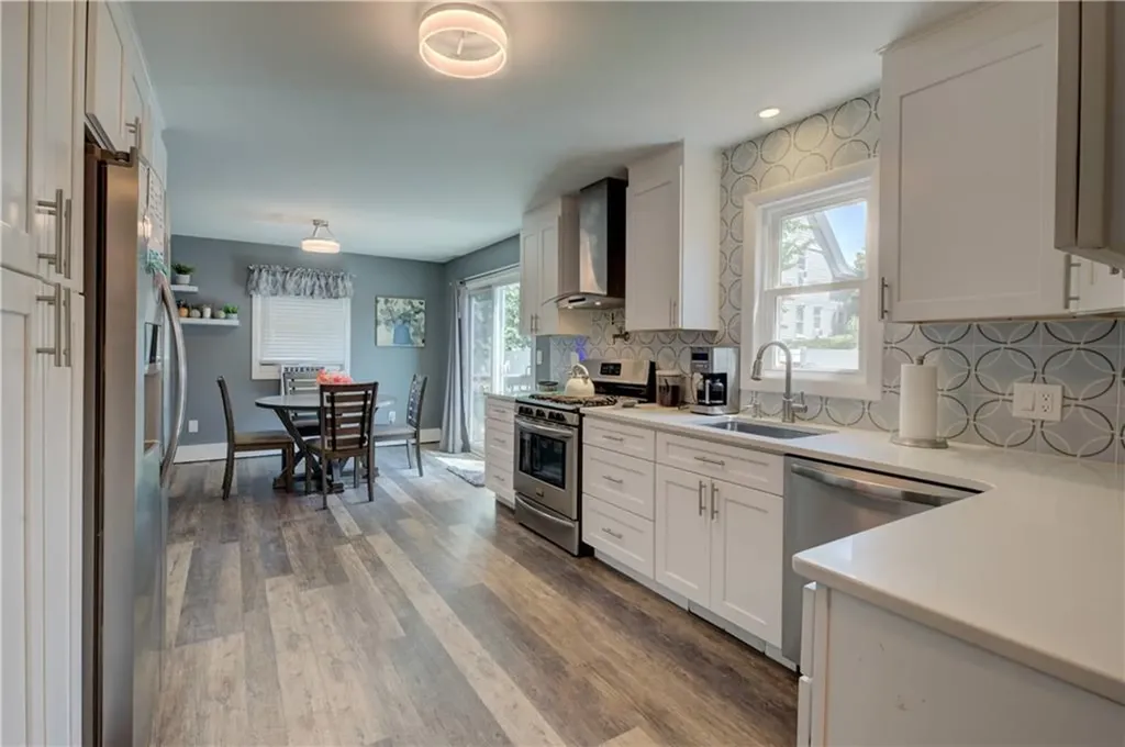 16 Arlington Avenue Warren RI 02885