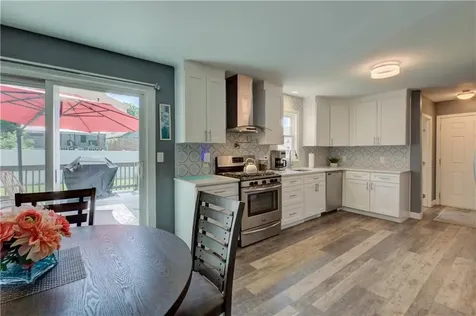 16 Arlington Avenue Warren RI 02885