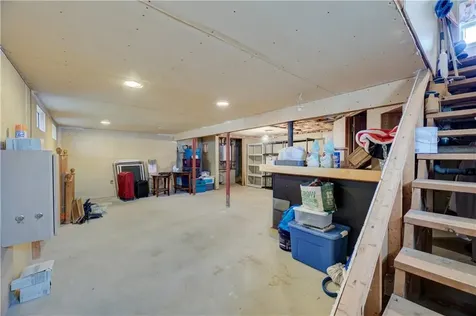 16 Arlington Avenue Warren RI 02885