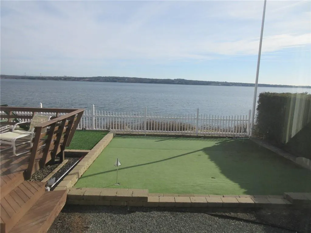 160 Col. John Gardner Road Narragansett RI 02882