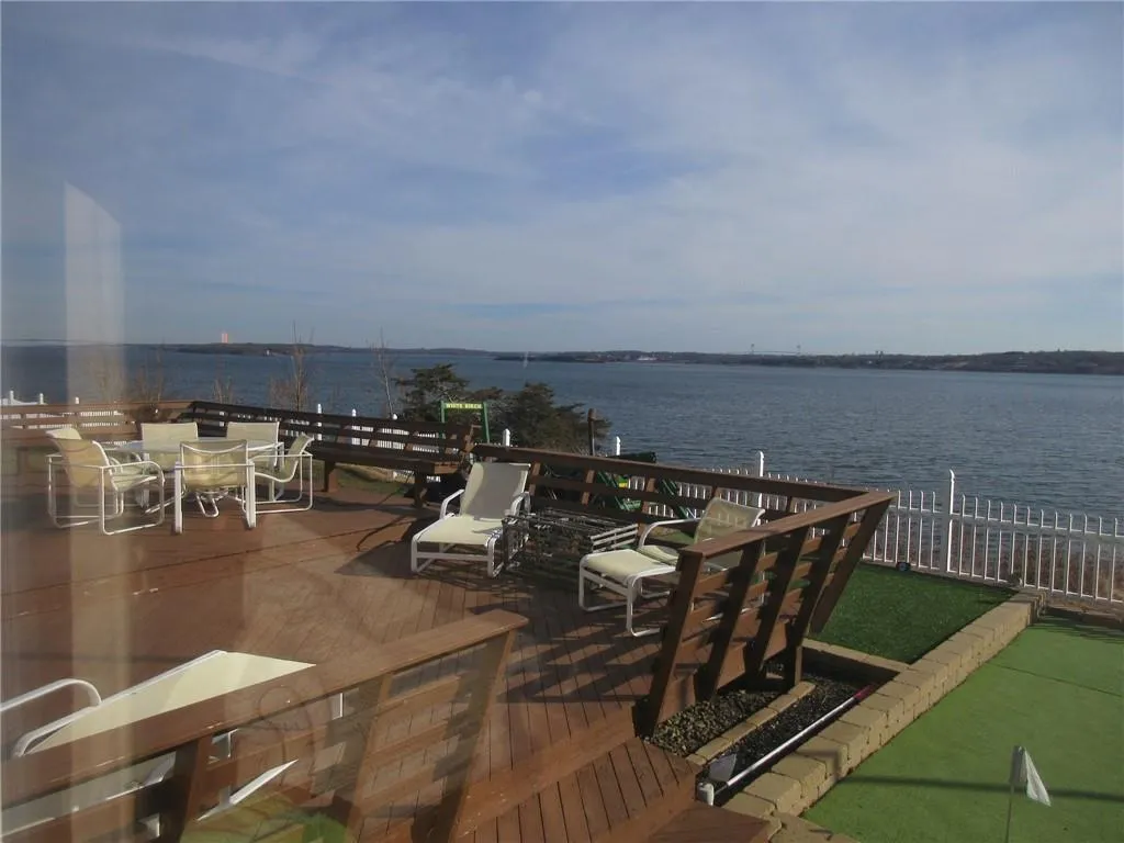 160 Col. John Gardner Road Narragansett RI 02882