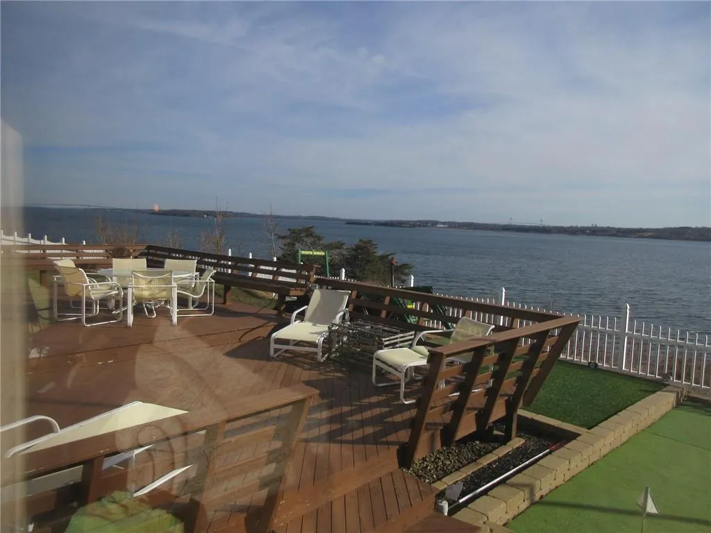 160 Col. John Gardner Road Narragansett RI 02882