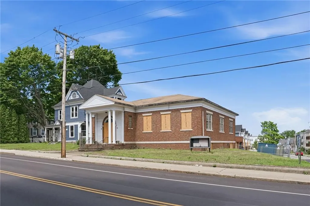 76 Providence Street Woonsocket RI 02895