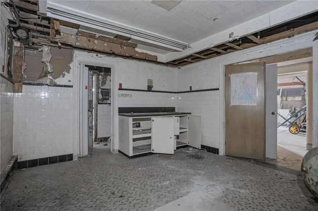76 Providence Street Woonsocket RI 02895