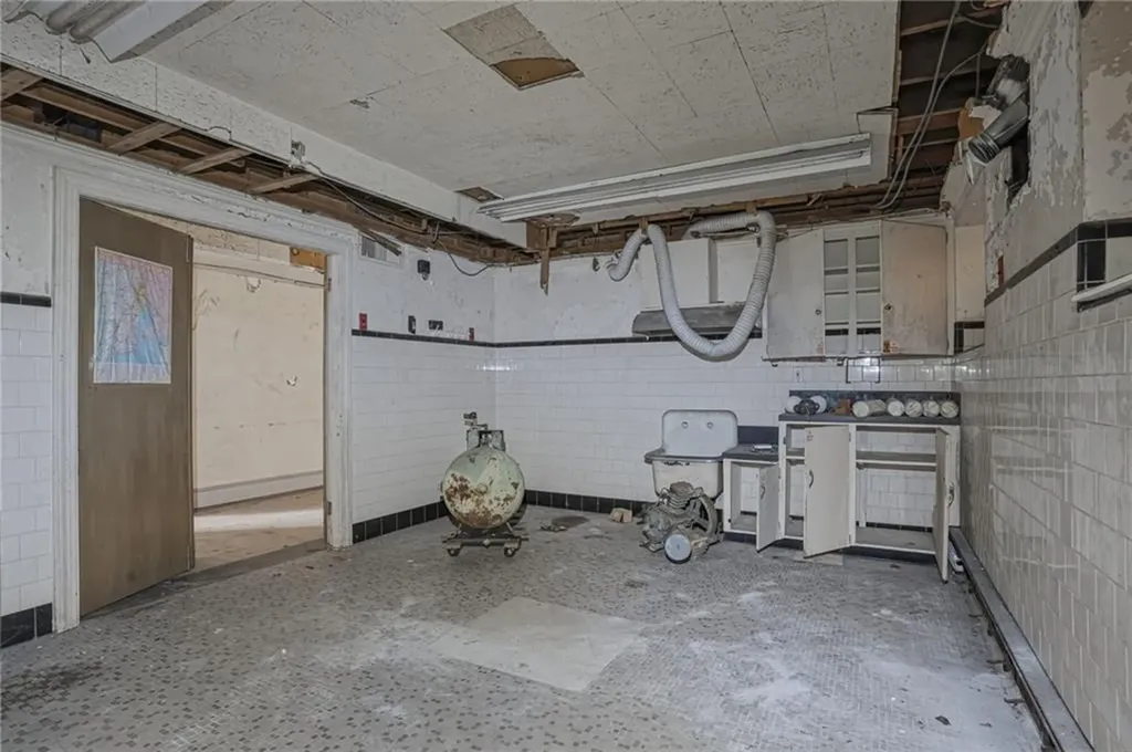 76 Providence Street Woonsocket RI 02895