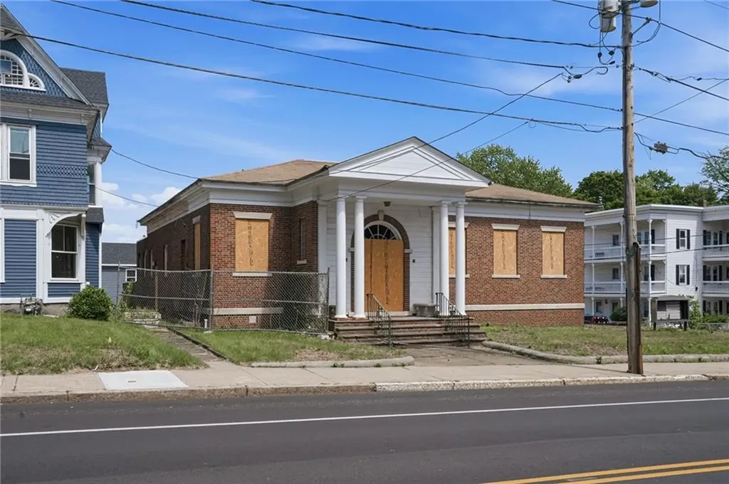76 Providence Street Woonsocket RI 02895