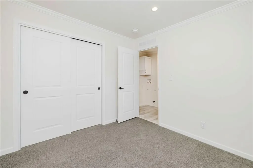 1346 B5 Newport Avenue Attleboro MA 02703
