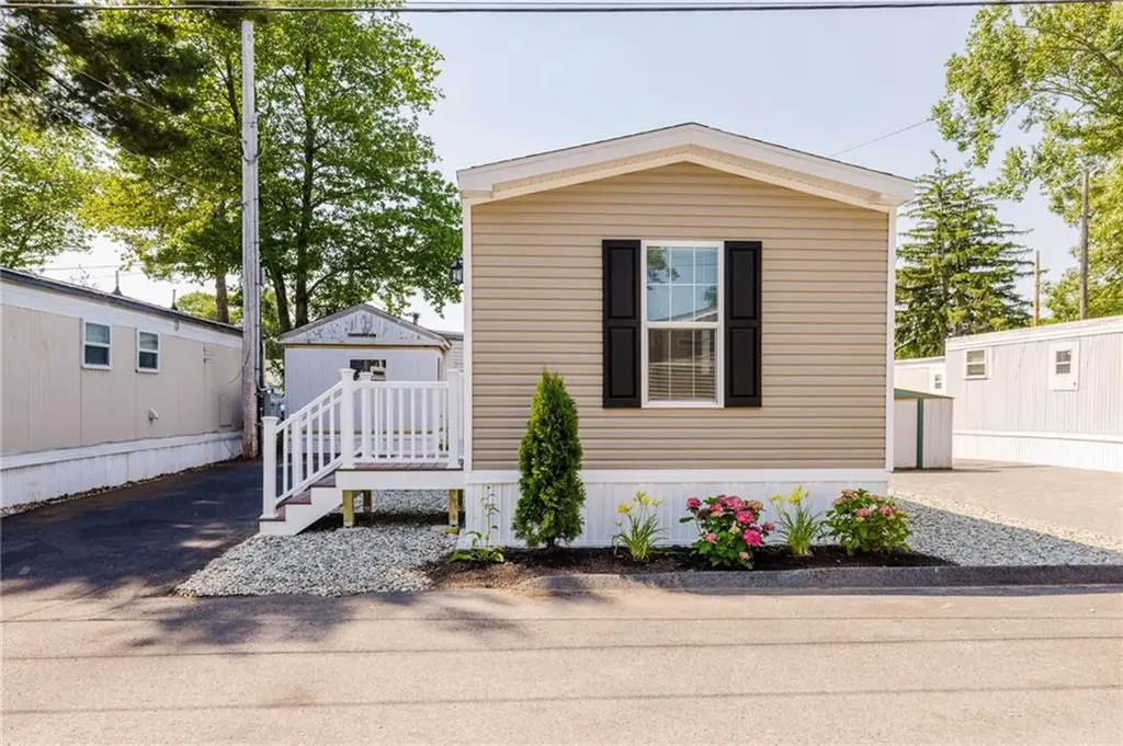 1346 B5 Newport Avenue Attleboro MA 02703