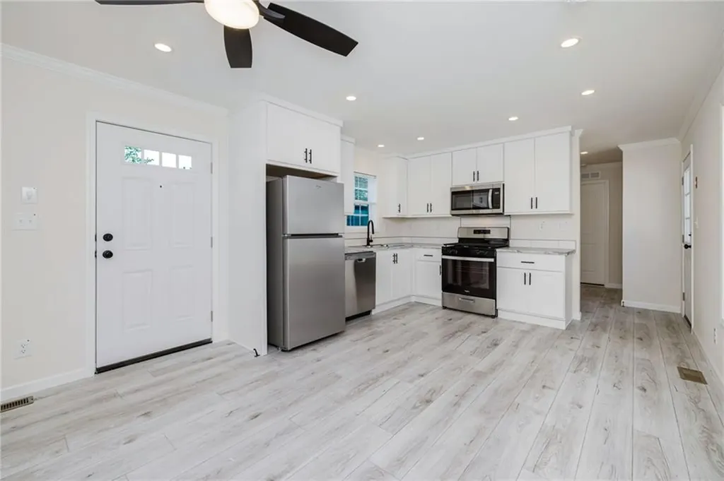 1346 B5 Newport Avenue Attleboro MA 02703