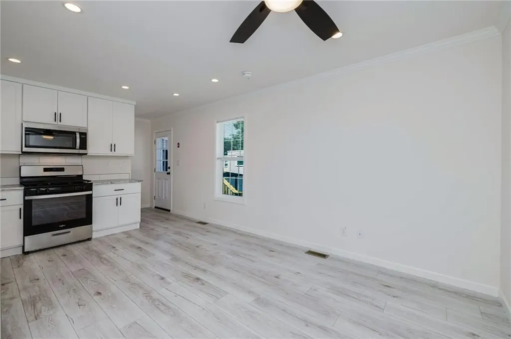 1346 B5 Newport Avenue Attleboro MA 02703
