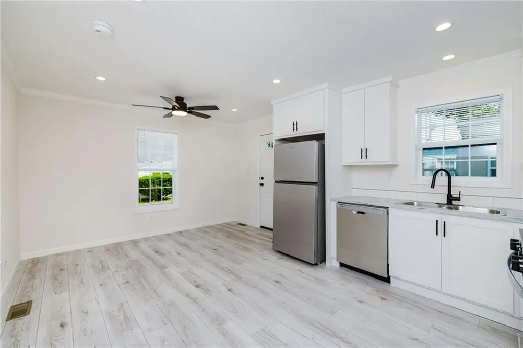 1346 B5 Newport Avenue Attleboro MA 02703