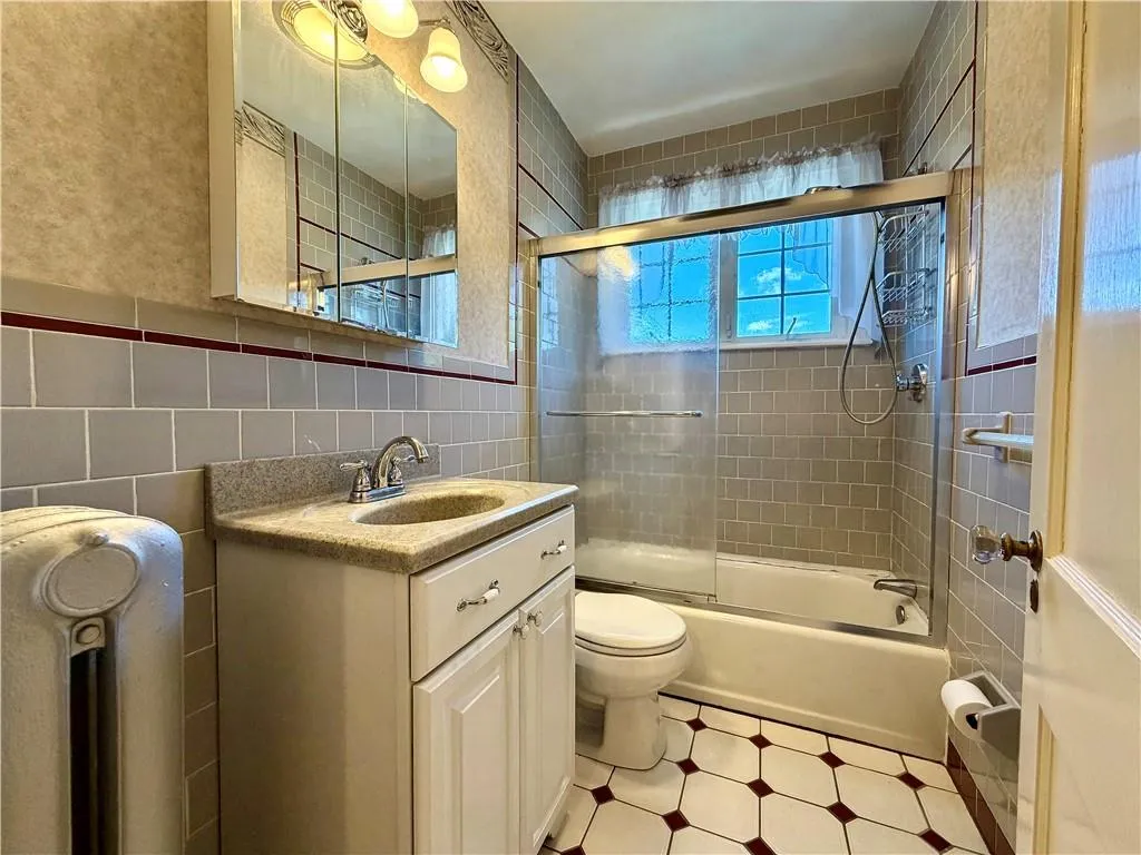 47 Homestead Avenue North Smithfield RI 02896