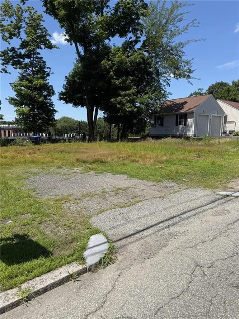 130 Woodward Road Providence RI 02904