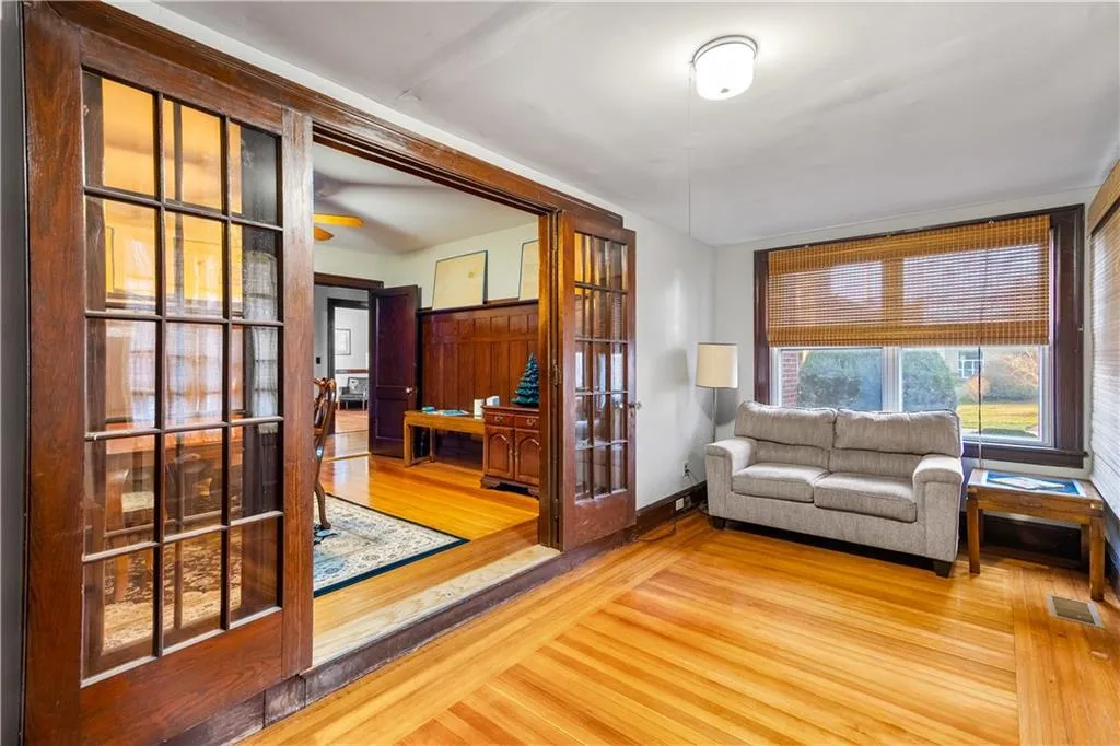 3252 Post Road Warwick RI 02886