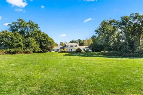 466 Poppasquash Road Bristol RI 02809