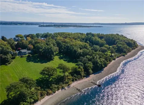 466 Poppasquash Road Bristol RI 02809