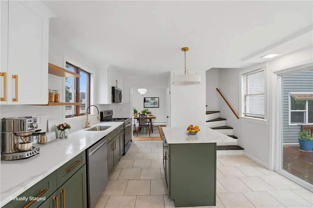 59 Central Avenue North Providence RI 02911
