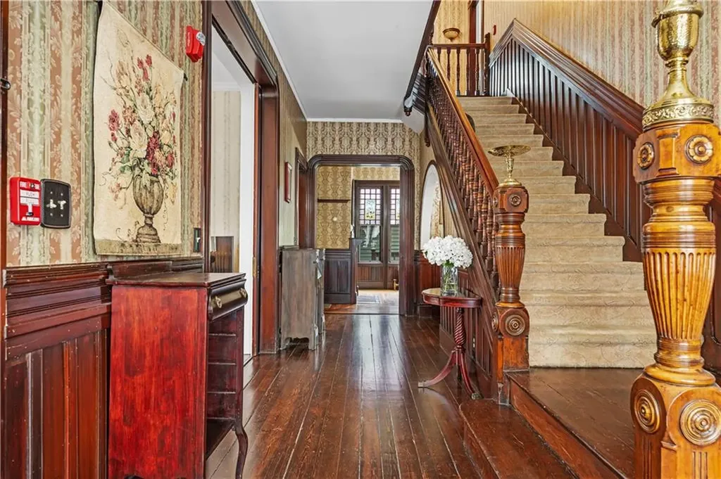 104 Almy Street Providence RI 02909