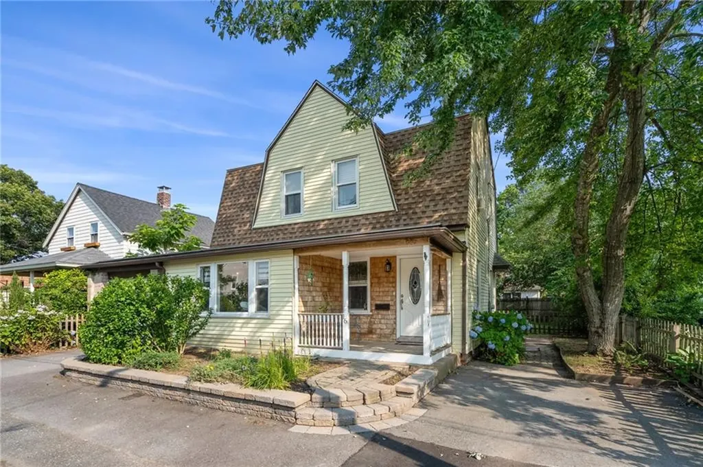 16 Allard Street Warwick RI 02889