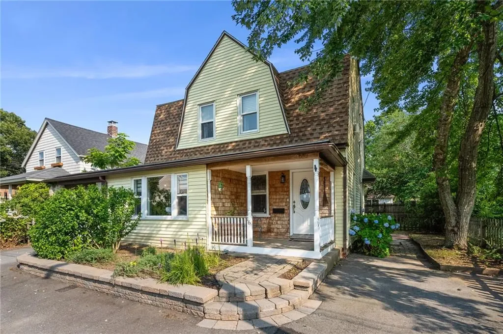 16 Allard Street Warwick RI 02889