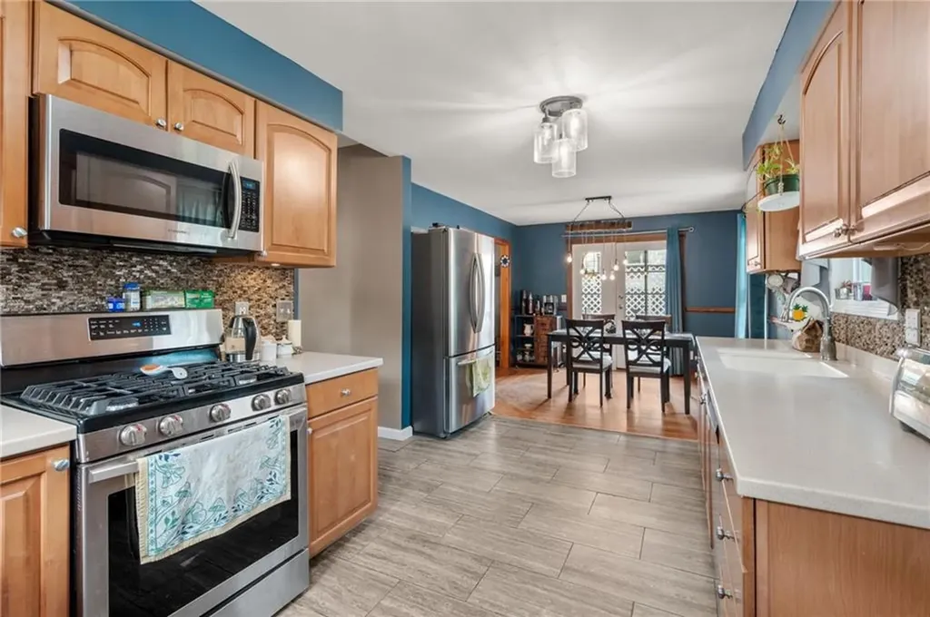 16 Allard Street Warwick RI 02889