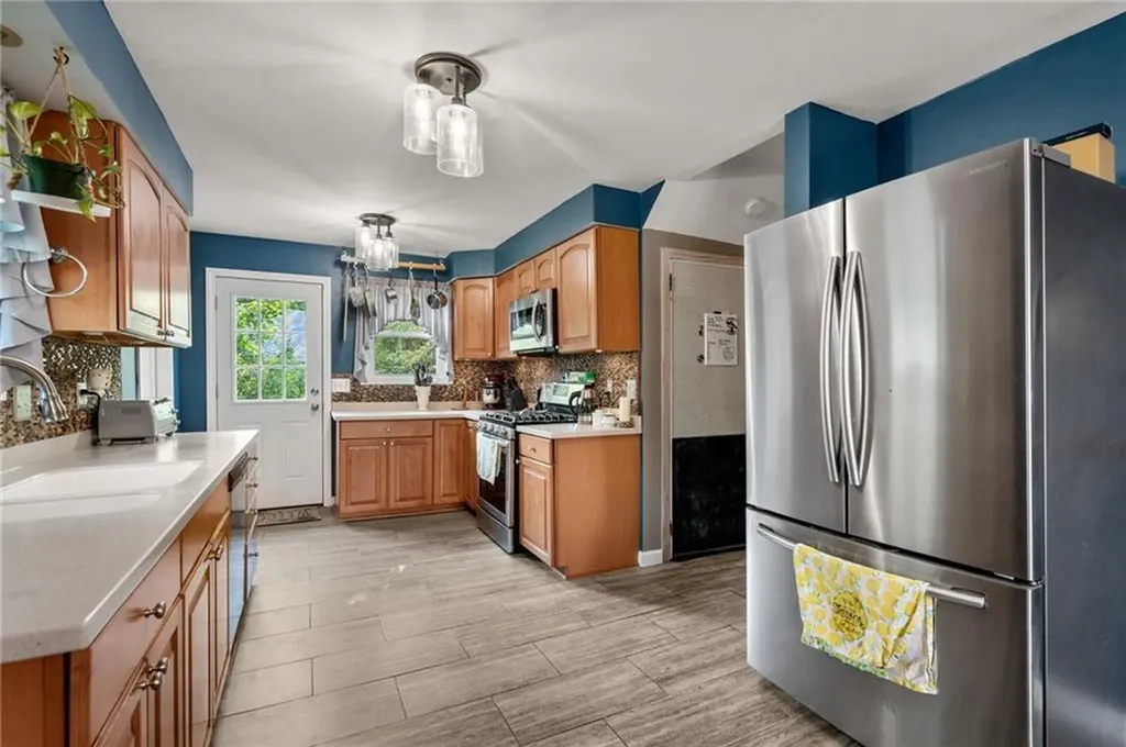 16 Allard Street Warwick RI 02889