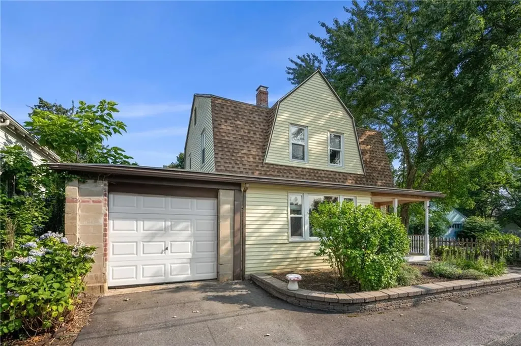 16 Allard Street Warwick RI 02889
