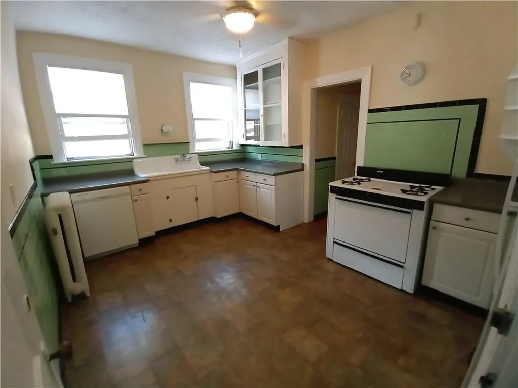 362 Lloyd Avenue Providence RI 02906