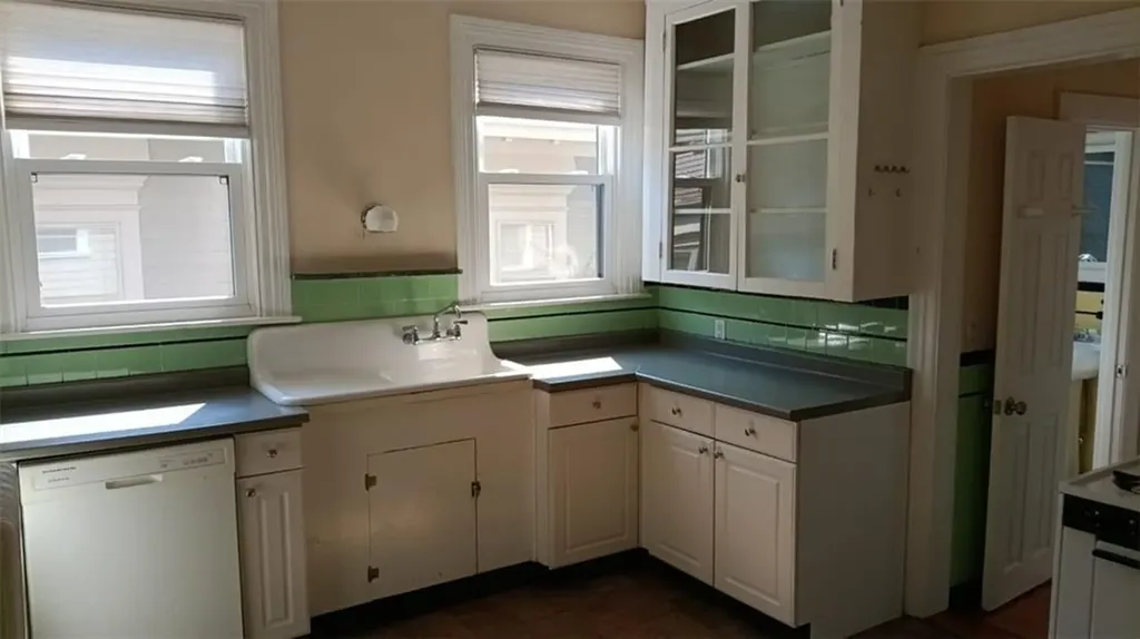 362 Lloyd Avenue Providence RI 02906