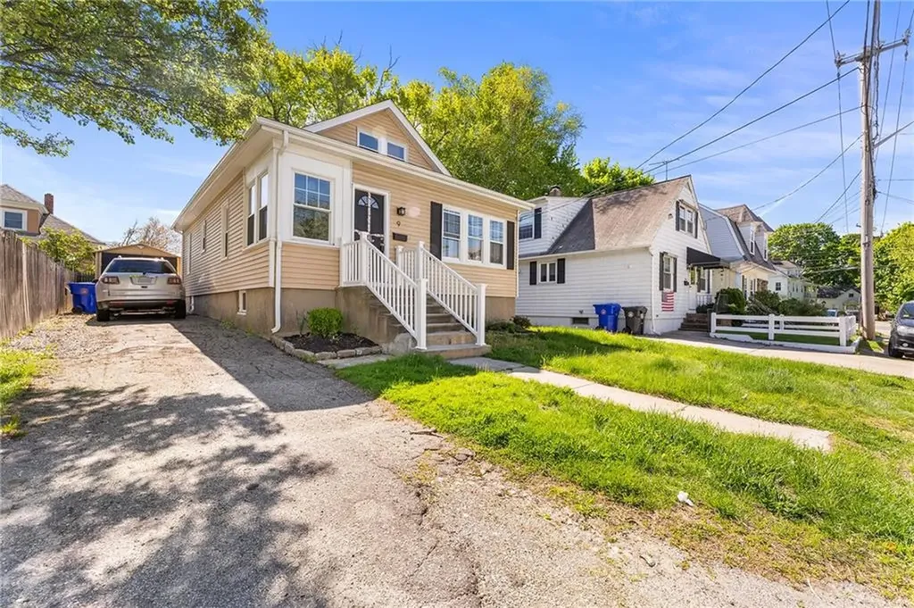 9 Lookout Avenue North Providence RI 02911