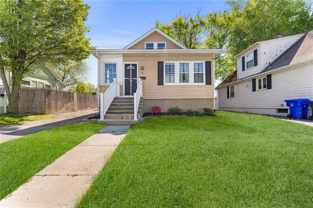 9 Lookout Avenue North Providence RI 02911