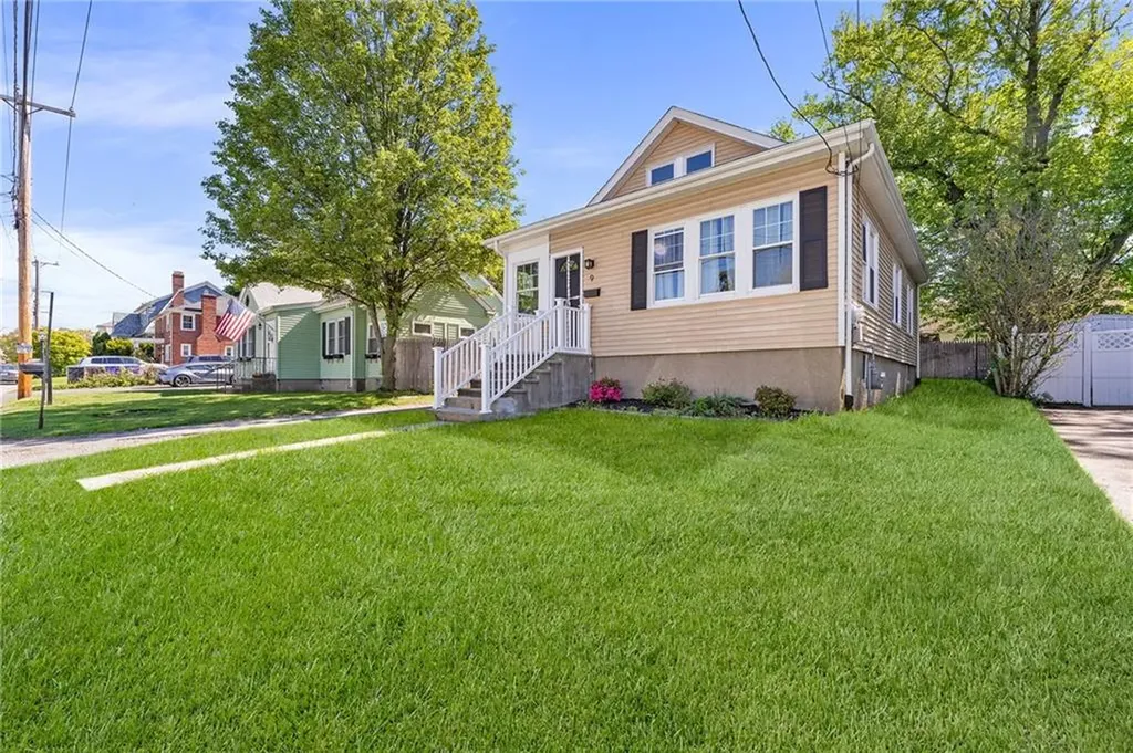 9 Lookout Avenue North Providence RI 02911